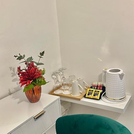 The Green Luxe En-Suite In Stratford London Eksteriør billede