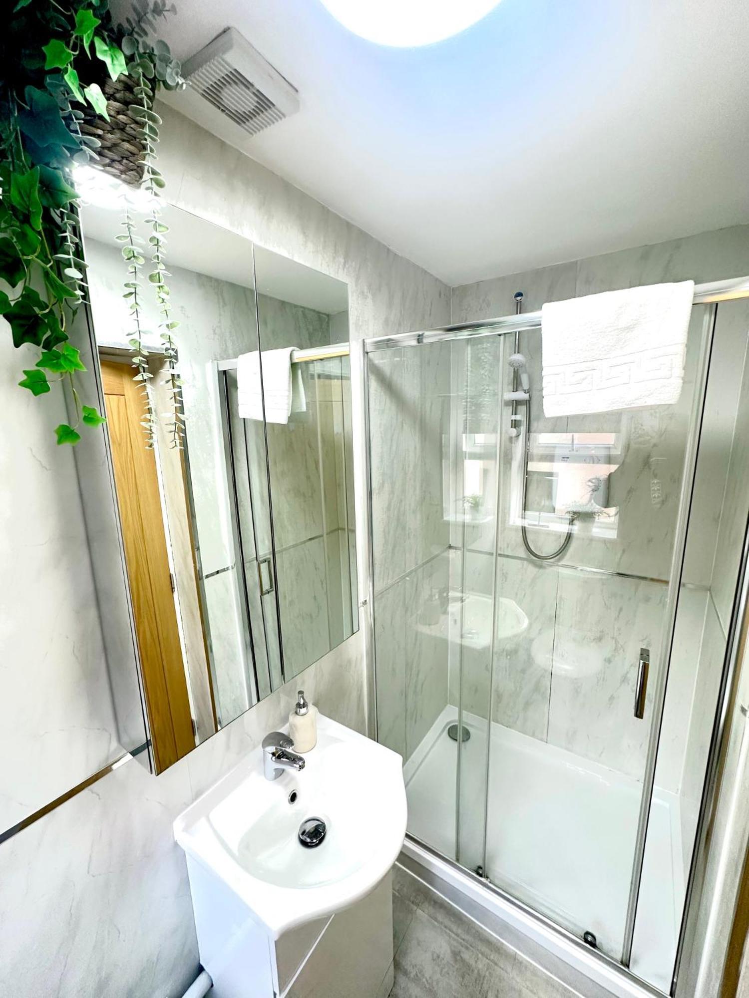 The Green Luxe En-Suite In Stratford London Eksteriør billede